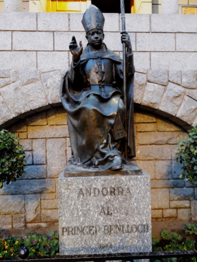 Statue in Andorra